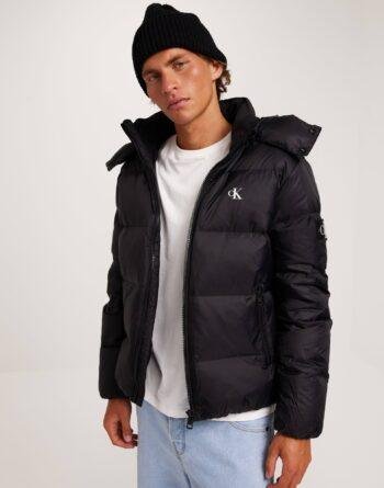 ESSENTIALS DOWN JACKET