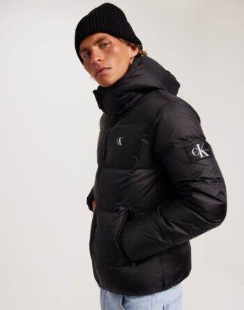 ESSENTIALS DOWN JACKET