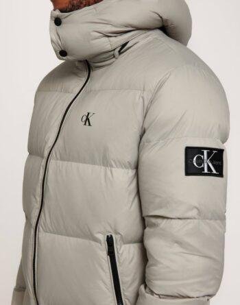 ESSENTIALS DOWN JACKET